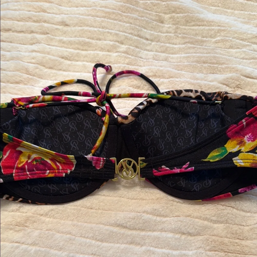 Floral and Leopard Print Bikini with Gold Chain - Picture 4 of 5